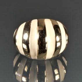 18K GOLD & WHITE ENAMEL RING
