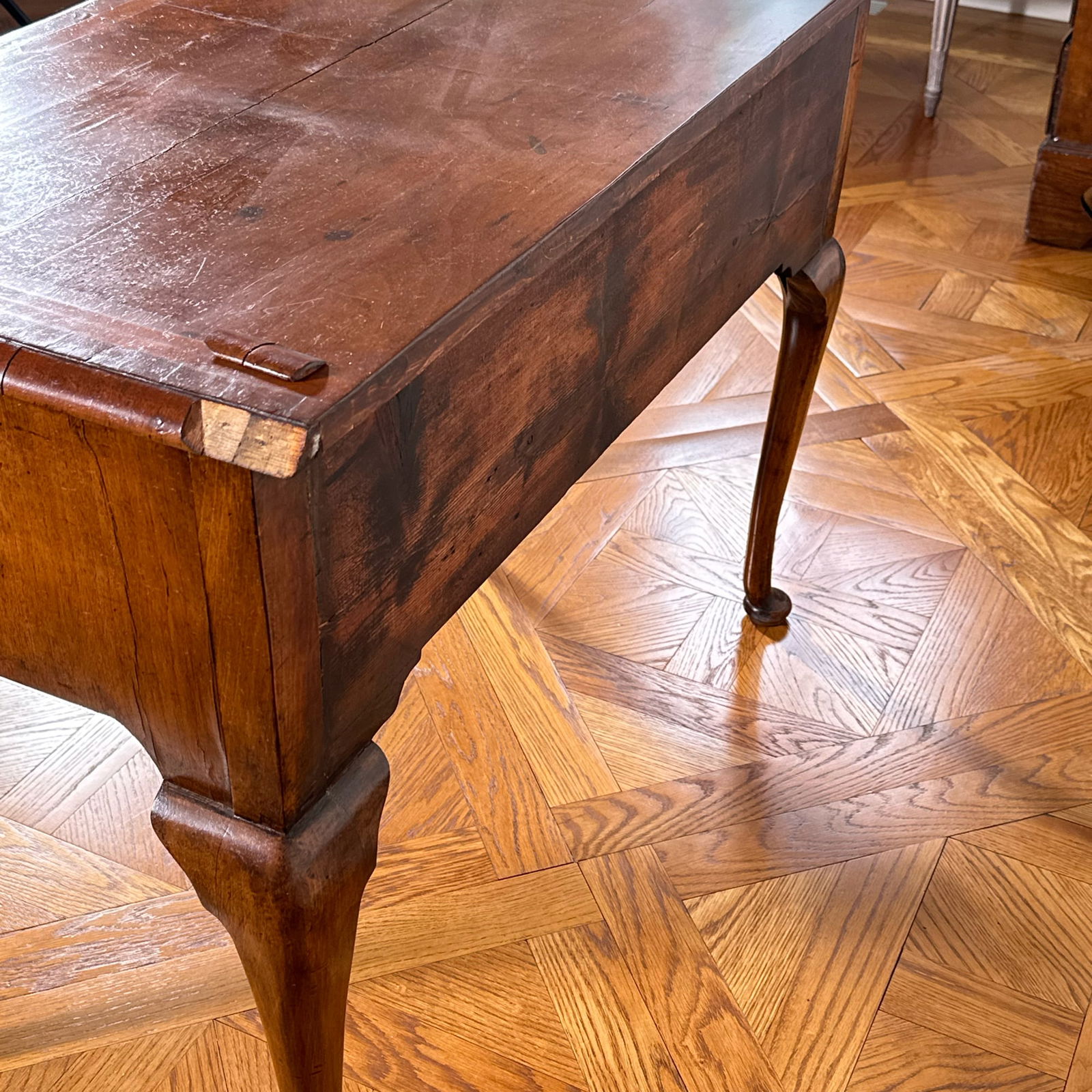 A GEORGE II WALNUT DRESSING TABLE - 20