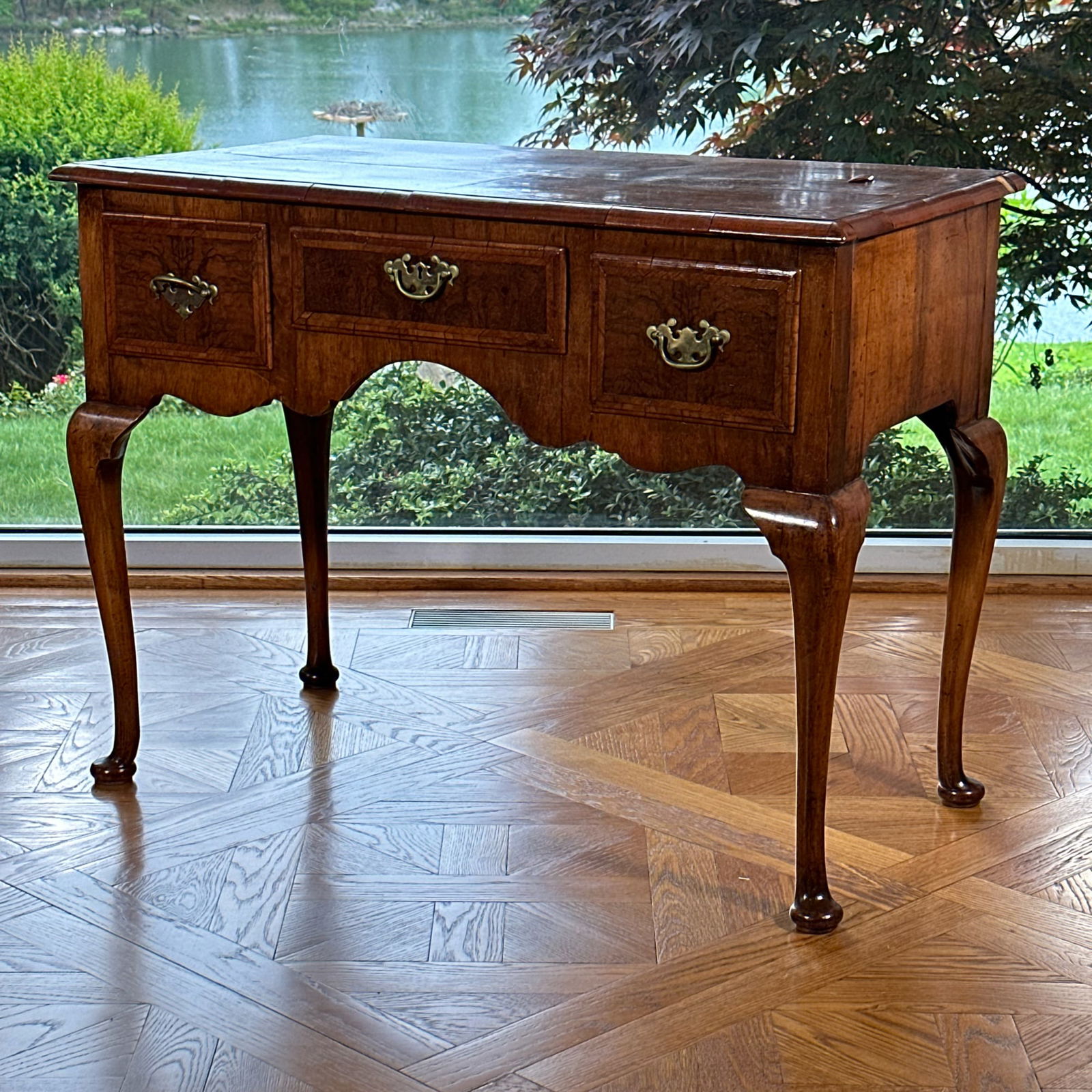 A GEORGE II WALNUT DRESSING TABLE - 3