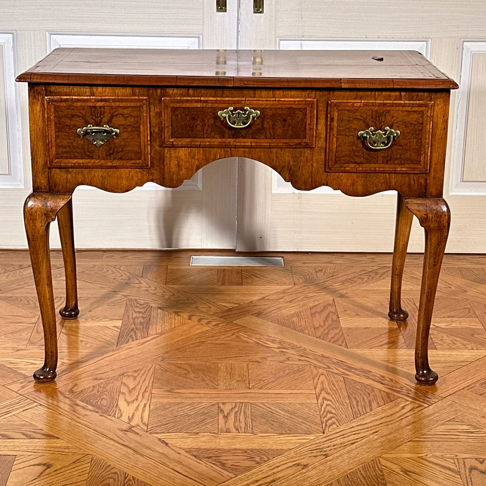 A GEORGE II WALNUT DRESSING TABLE - 4
