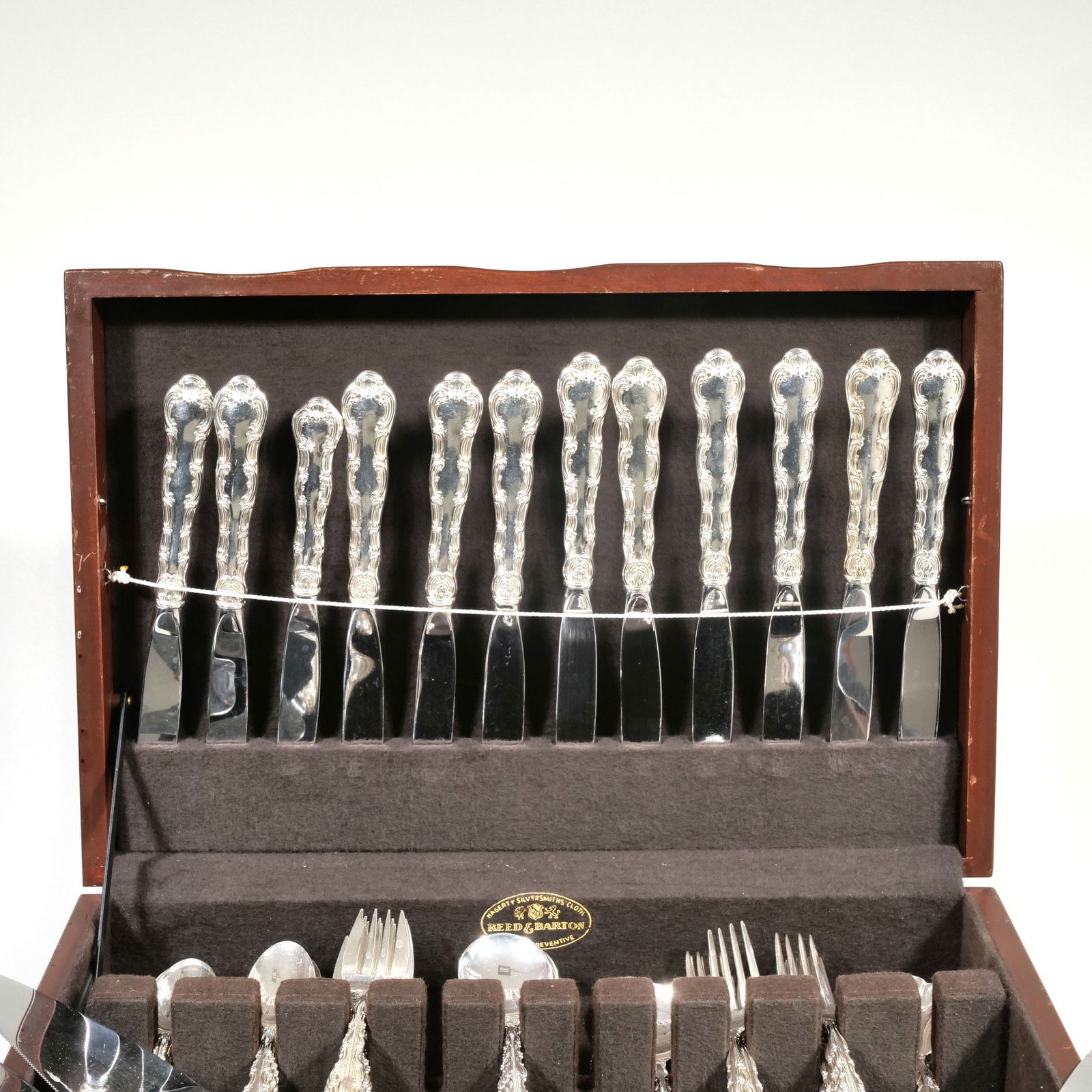 A PARTIAL GORHAM STERLING SILVER FLATWARE SERVICE - 8