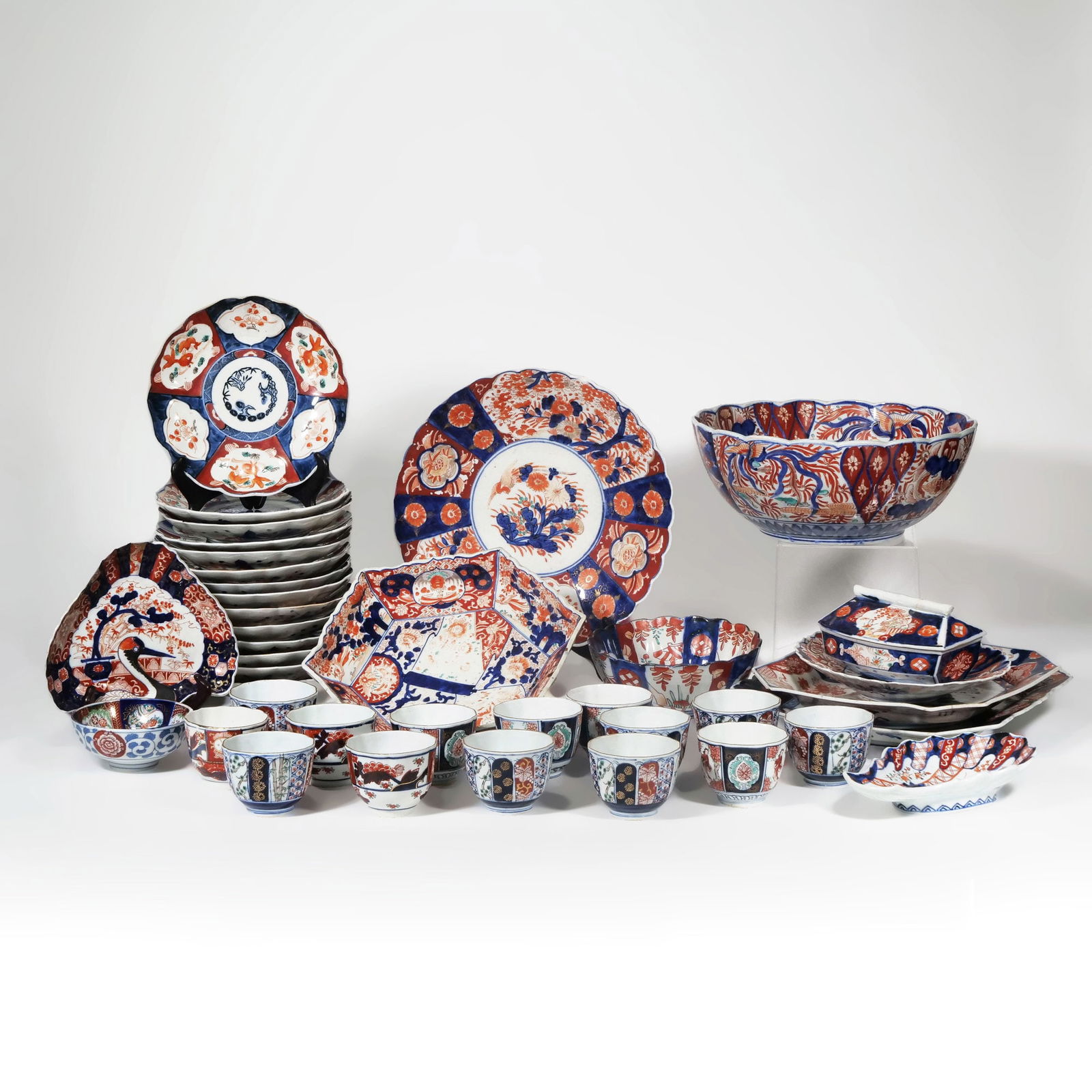 LARGE COLLECTION OF JAPANESE IMARI (1 of 20)