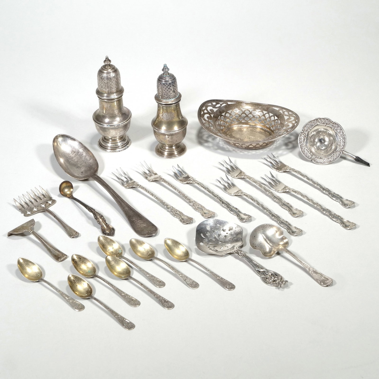 LARGE GROUP SILVER HOLLOWARE & SERVING ITEMS (1 of 12)