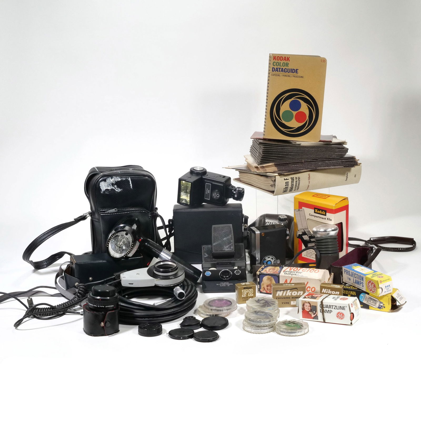 VINTAGE CAMERA & ACCESSORIES COLLECTION (1 of 14)