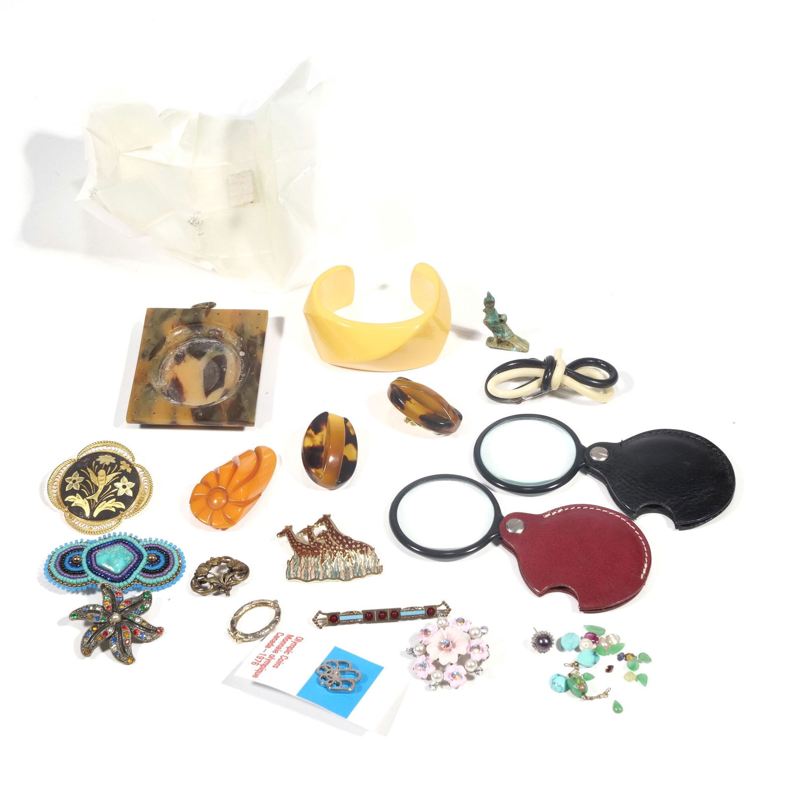 GROUP OF COSTUME JEWELRY (1 of 8)