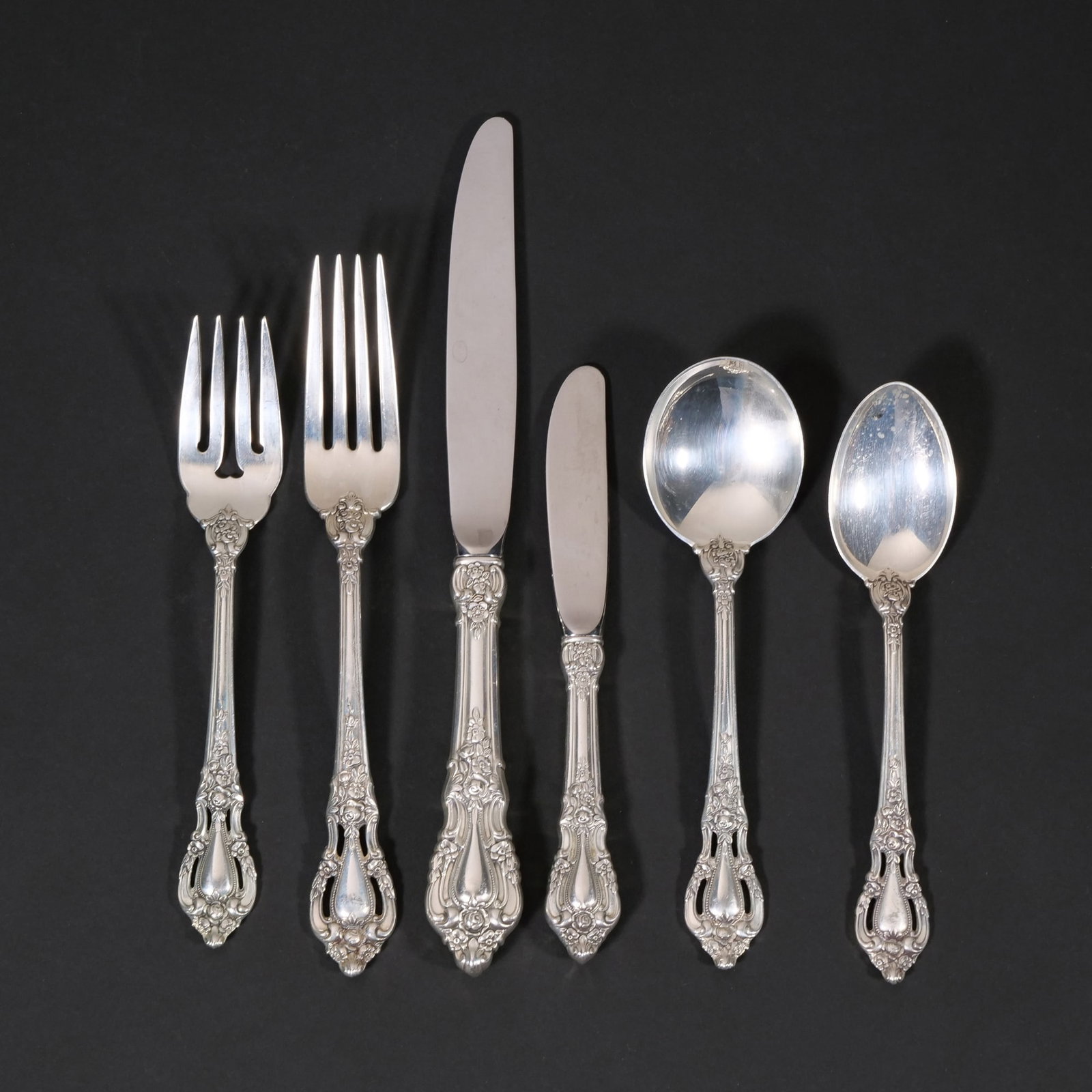 LUNT STERLING SILVER FLATWARE SERVICE (1 of 7)