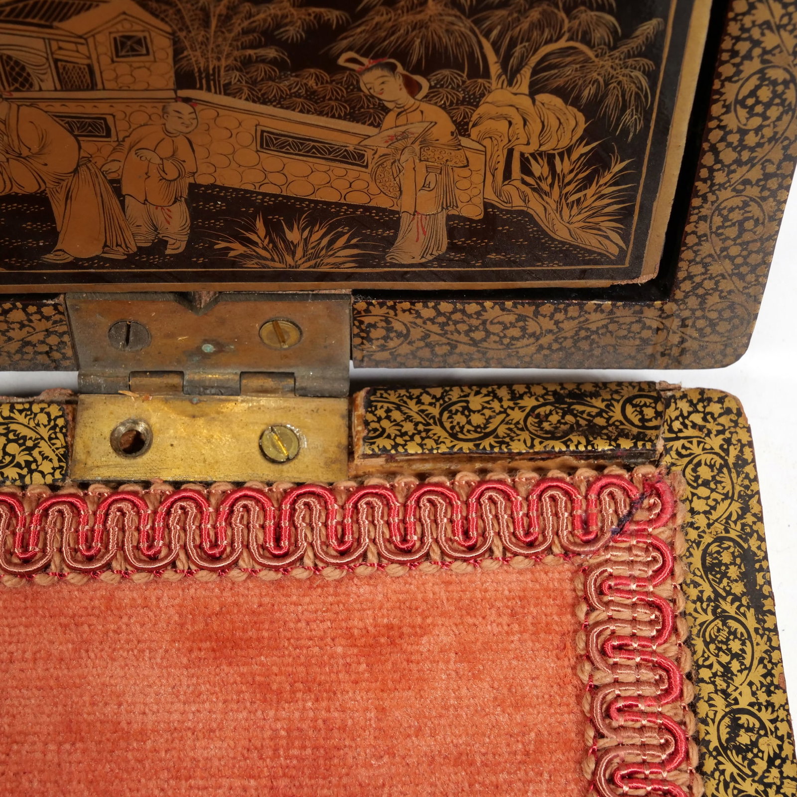 CHINESE LACQUERED BOX - 15