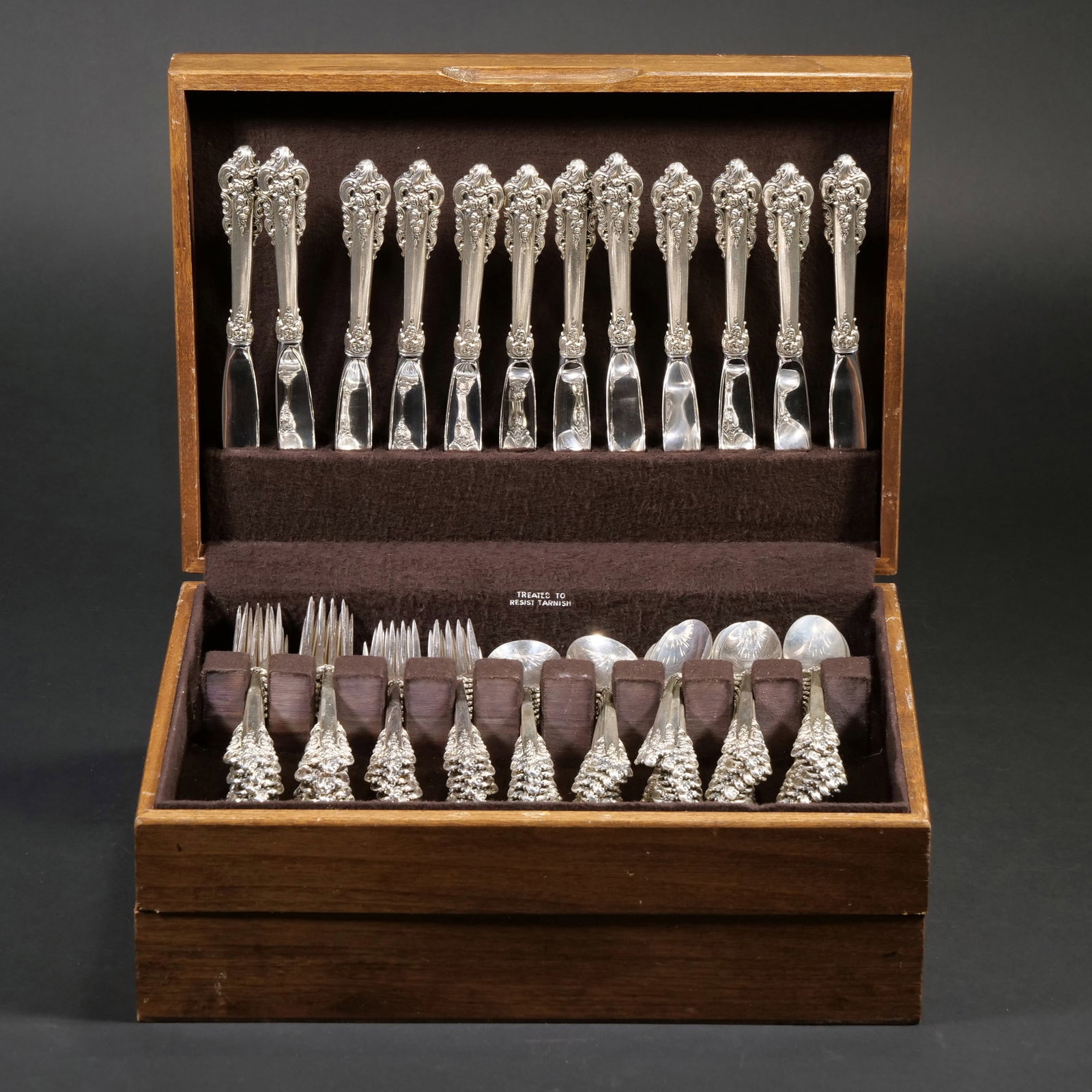 WALLACE GRAND BAROQUE STERLING FLATWARE SERVICE FOR 14 (1 of 5)