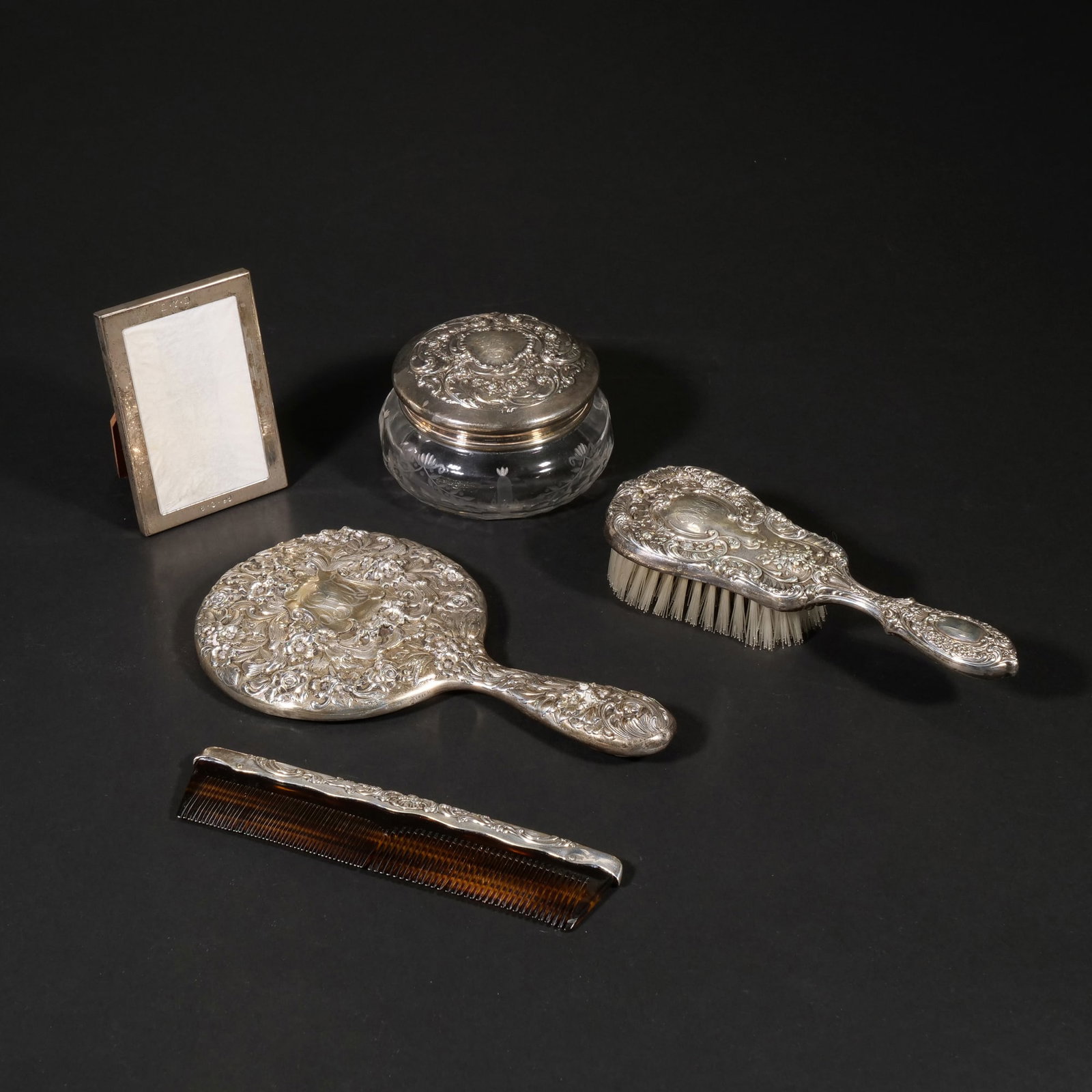 (5pc) SILVER DRESSING GROUP (1 of 6)