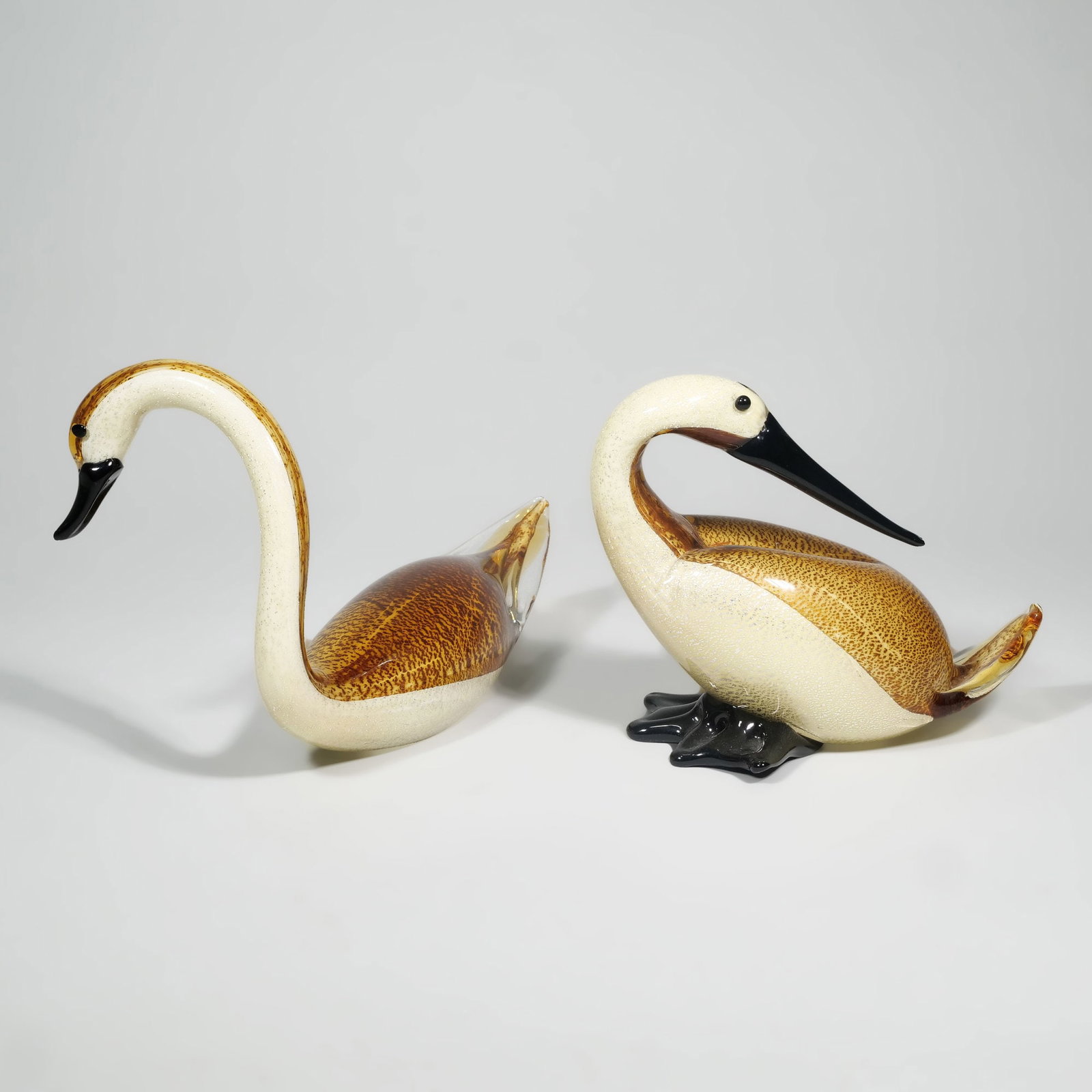 (2pc) OSCAR ZANETTI MURANO GLASS BIRDS: Murano art glass handblown waterfowl, each bird signed on base - h. 7 x l. 12 x d. 5 in. (largest) Inventory No. 24-21 Provenance: Items from the estate of an oral surgeon and New York University prof
