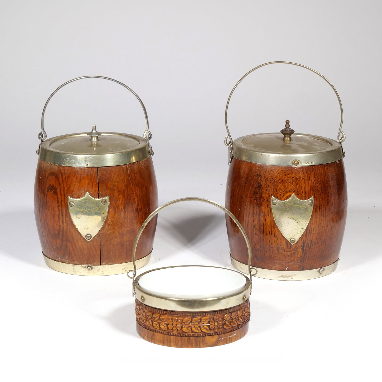 (3pc) ENGLISH OAK BARREL BISCUIT JARS AND CARLTON WARE CERAMIC LINED BOWL (1 of 12)