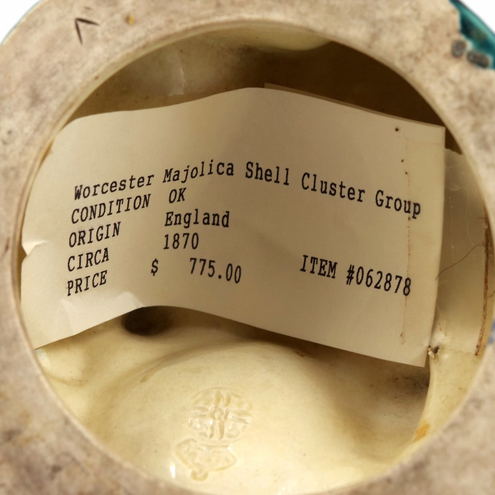 (2pc) GLAZED CERAMIC SHELLS - 11