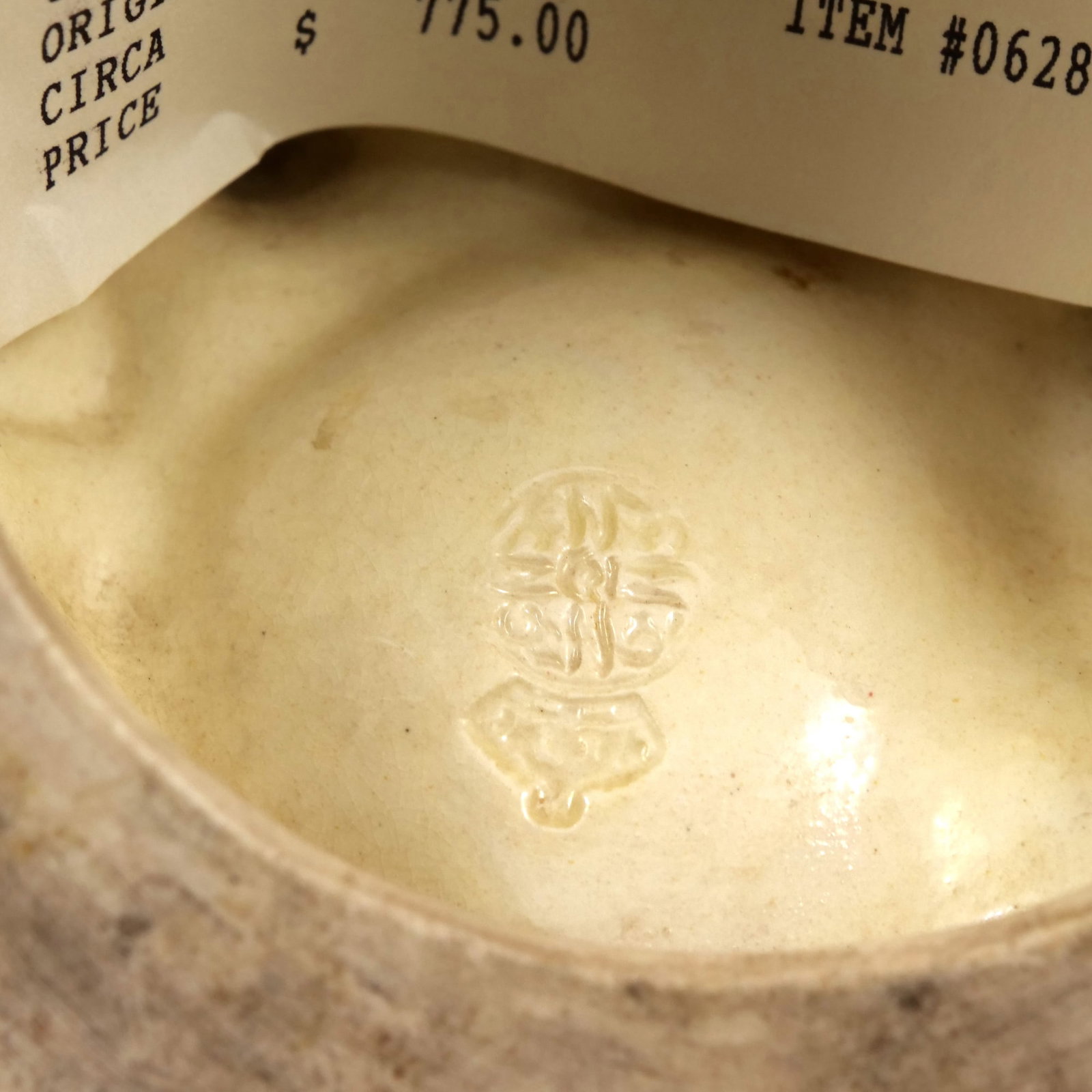 (2pc) GLAZED CERAMIC SHELLS - 12