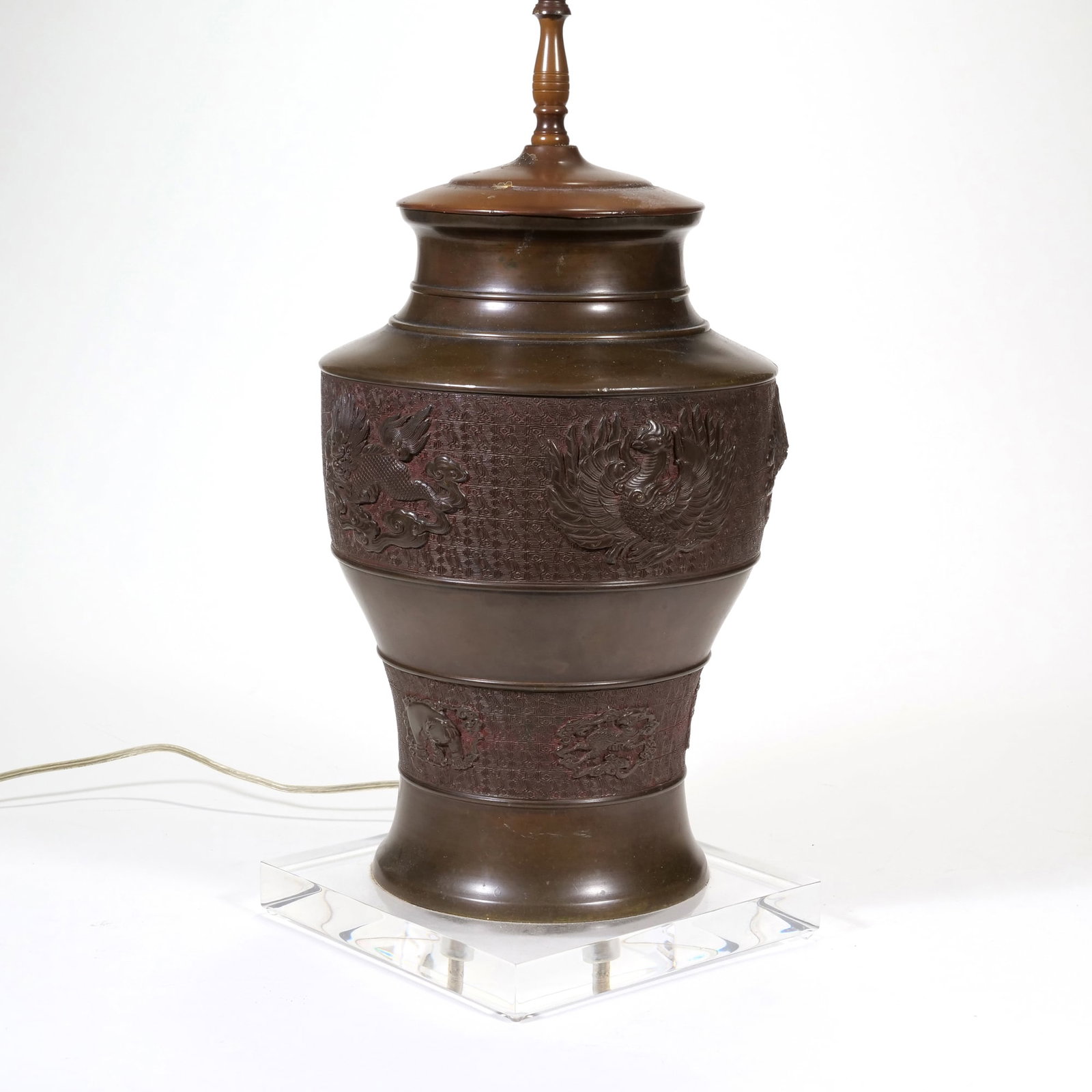 ASIAN STYLE BRONZE TONE URN TABLE LAMP ON LUCITE BASE (1 of 10)
