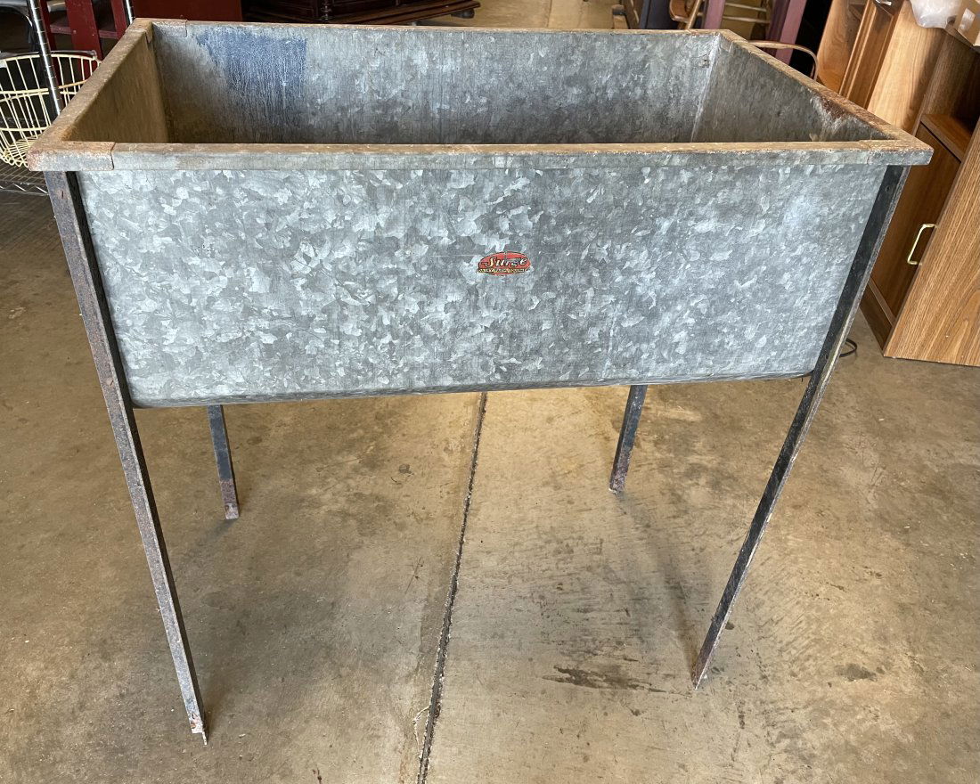 Galvanized & Wrought Iron Milk Can Washing Trough (1 of 4)