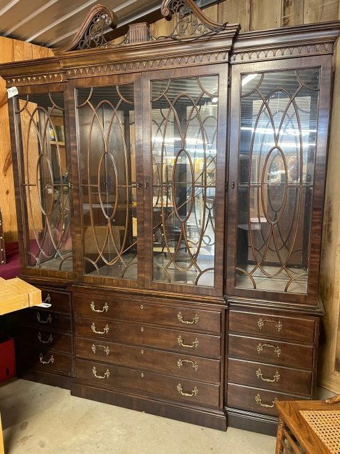 Large Thomasville Credenza (1 of 2)