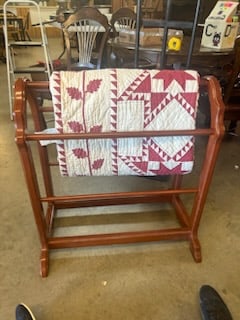 Contemporary Quilt Rack (1 of 7)