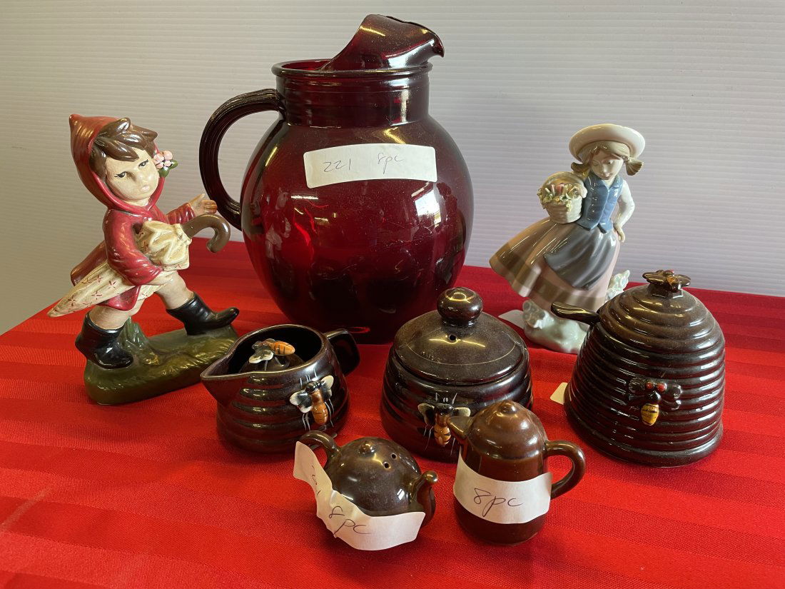8 Piece Vintage Porcelain and Glass Figurines (1 of 2)