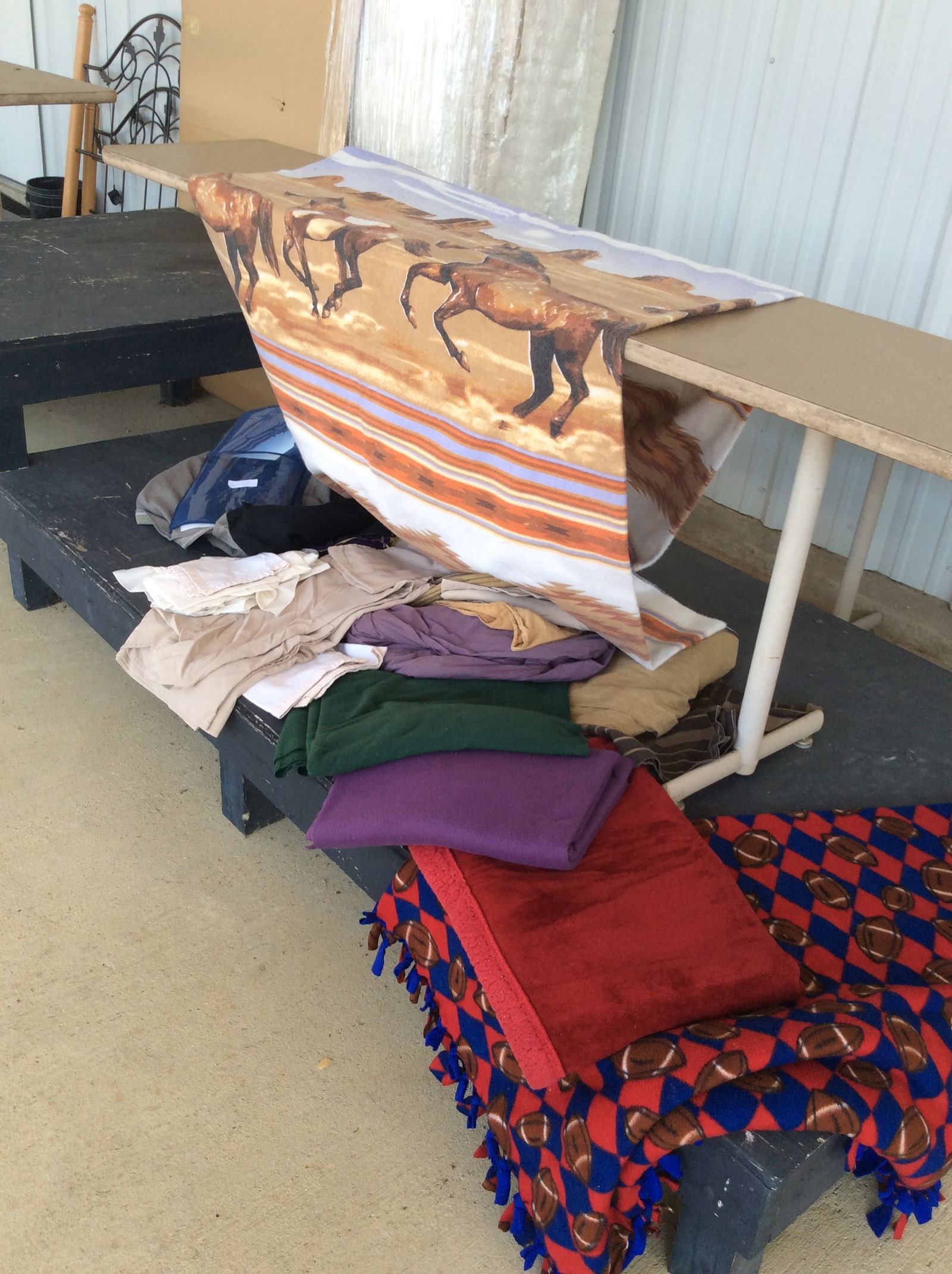 12 Piece Lot of Blankets (1 of 5)