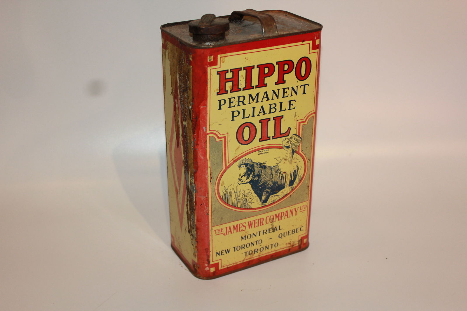 Hippo motor oil (1 of 2)