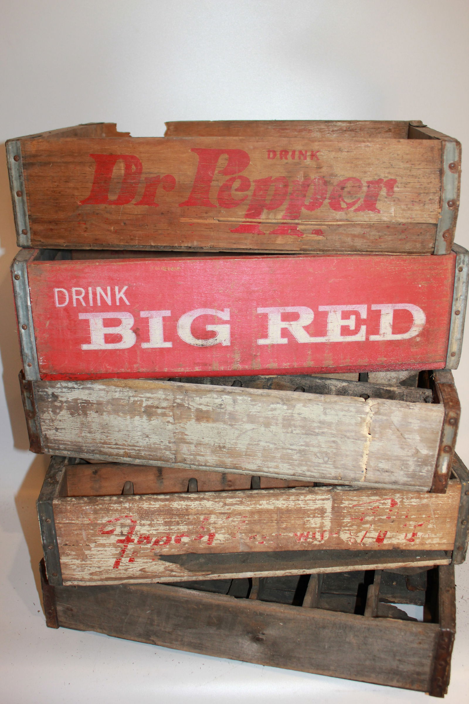 Assorted five vintage crates (1 of 1)