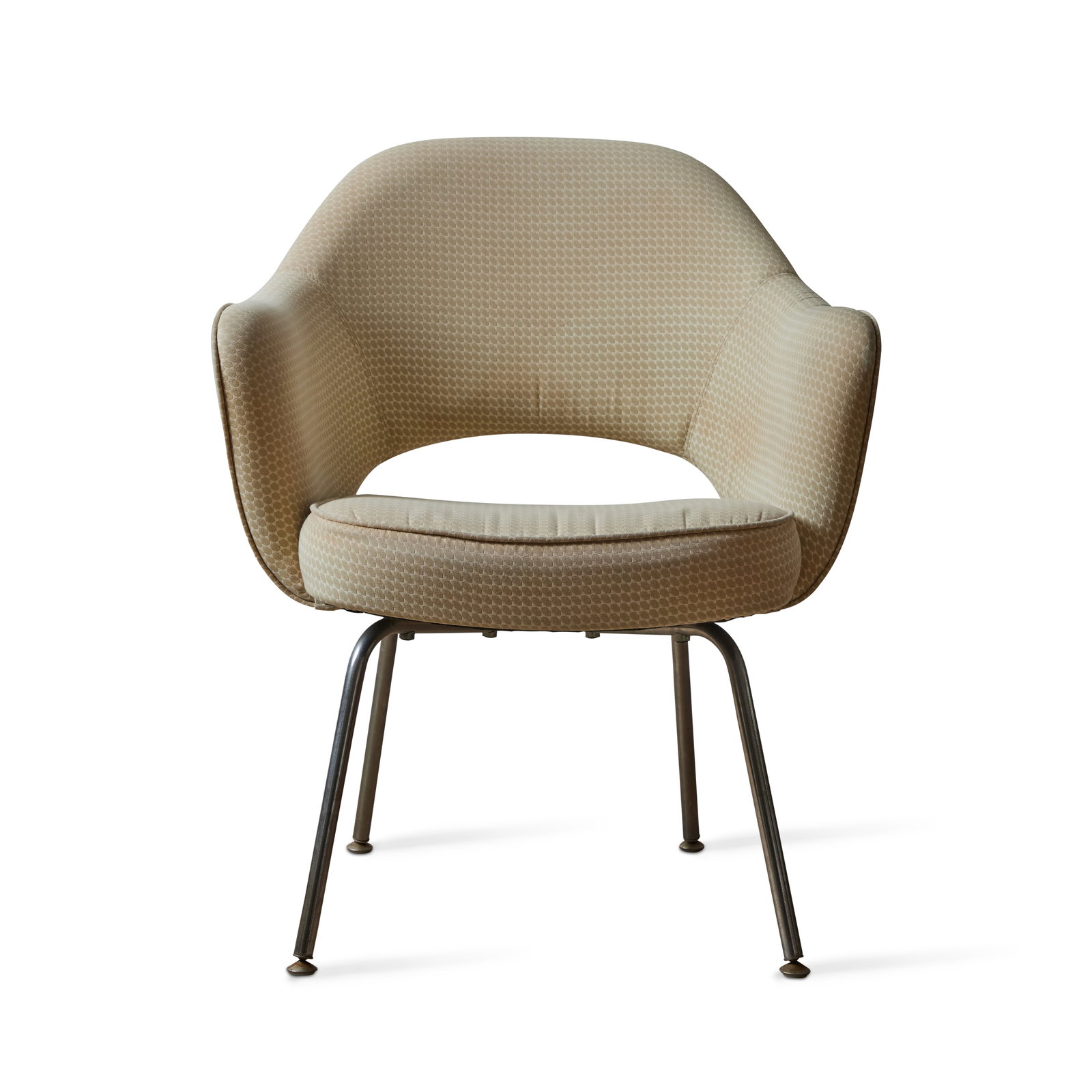 Saarinen Executive Armchair with Metal Legs for Knoll: Quantity: 1 Eero Saarinen Executive Chair with metal legs for Knoll. Originally designed in 1946, this late 1990s / early 2000s edition is executed in geometric fabric and metal legs with Knoll manufa