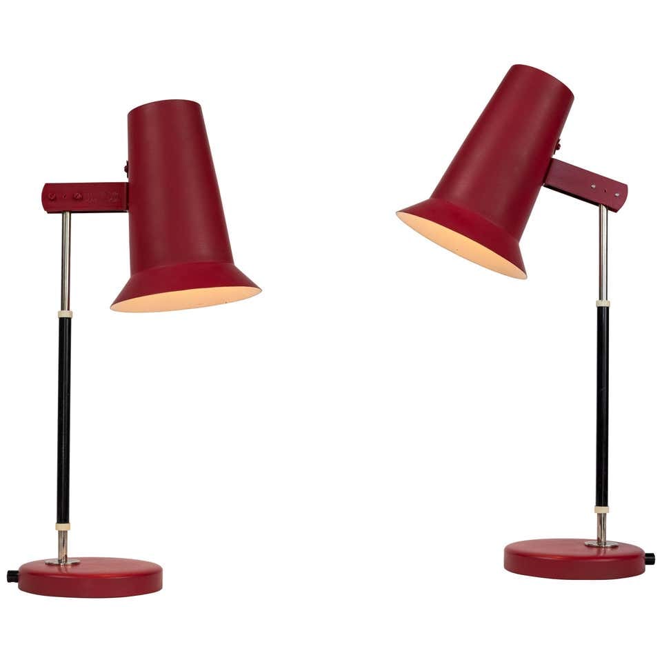 Pair of 1960s Yki Nummi Series 40-040 Red Table Lamps for Stockmann-Orno: Quantity: 2 lamps Pair of 1960s Yki Nummi red table lamps for Orno. Executed in red and black painted metal and chrome. Manufacturer's stamp in metal. Yki Nummi (Designer),Orno Stockmann (Manufacturer