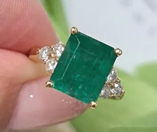 Zambian Emerald 5.10 Carat 18K Solid Yellow Gold Ring & Round Diamonds (1 of 4)