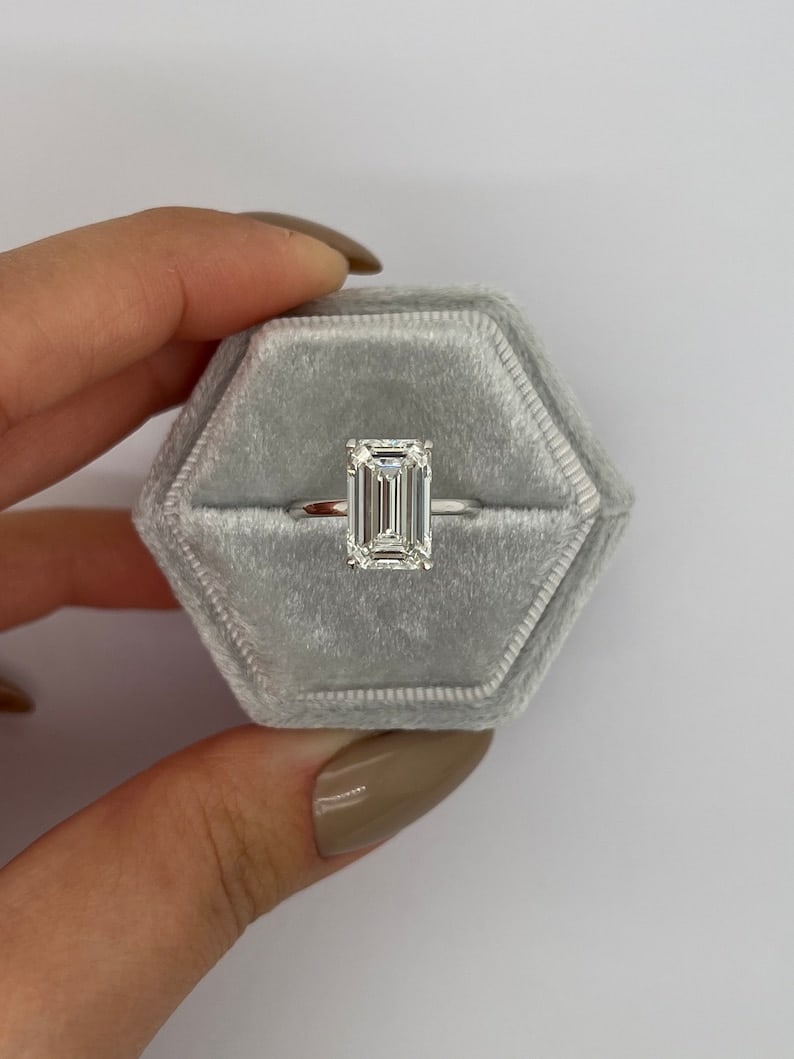 Certified 4 Ct Emerald  Cut Lab Grown Diamond VS1 E Color 18kt Solid White  Gold (1 of 2)
