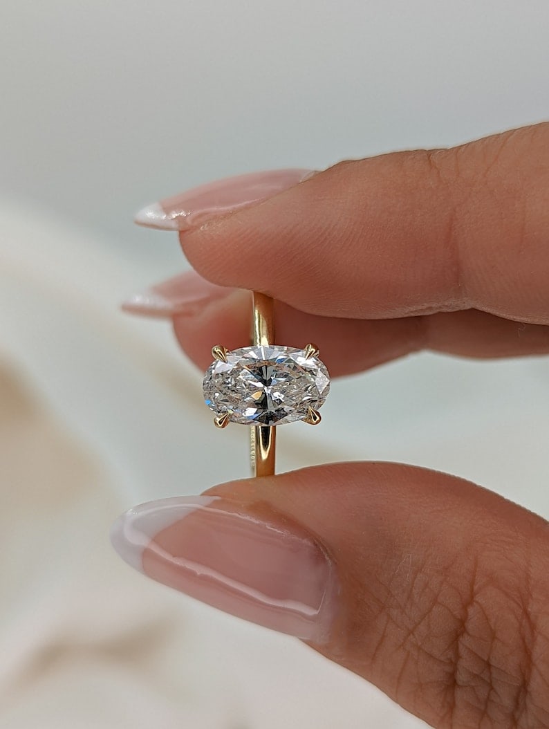 Certified 1.5 Ct Oval  Cut Lab Grown Diamond VS1 E Color 18kt Solid Yellwo Gold (1 of 4)