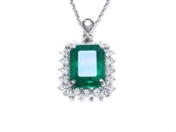 Certified 18kt Solid Gold Emerald Pendant 5.50 Carat (1 of 2)