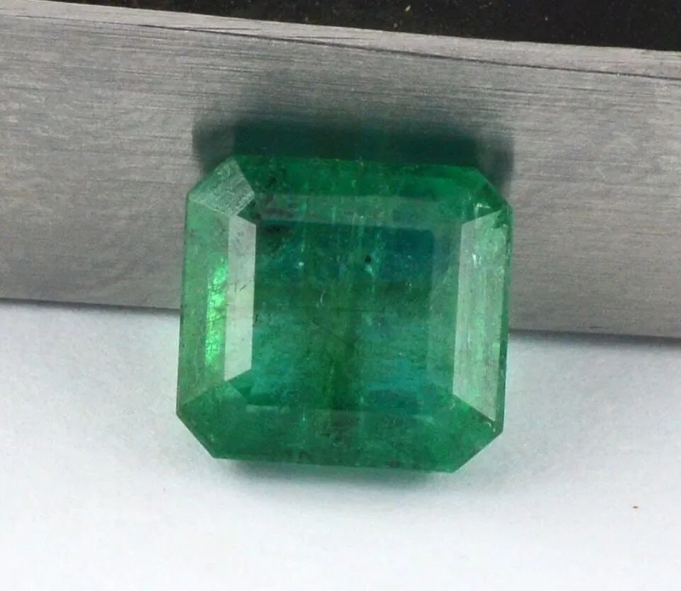 IGI Certified 2.93 Carat Natural Emerald Loose Stone: IGI Certified 2.93 Carat Natural Emerald- Emerald Cut Loose Stone 8.49x8.01x5.10 MM