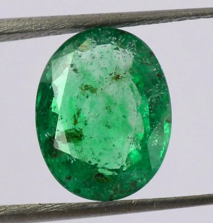 GIA Certified 2.89 Carat Oval cut Loose Natural Green Emerald: GIA Certified 2.89 Carat Oval cut Loose Natural Green EmeraldNatural Emerald - Zambian emerald2.89 Carat - Oval Cut Dimensions - 10.60x8.39x4.78 MMColor - Green Clarity - F1GIA Report number - 6441286