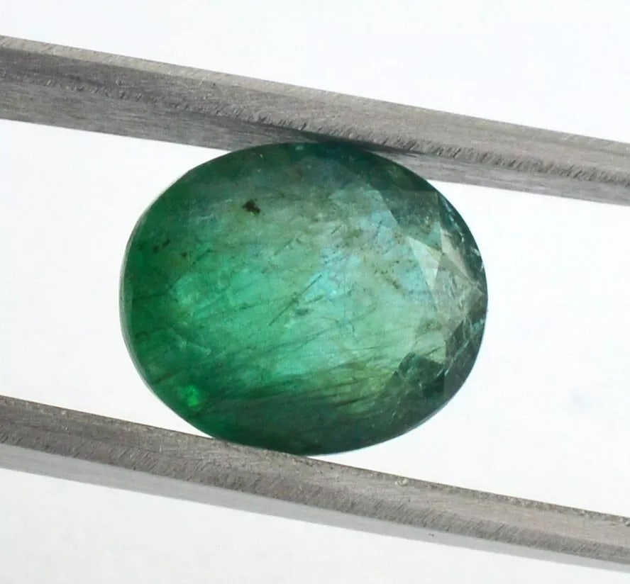 IGI Certified 3.88 Carat Natural Emerald Oval Cut Loose Stone: IGI Certified 3.88 Carat Natural Emerald Oval Cut Loose Stone 11.02x9.36x5.54 MM