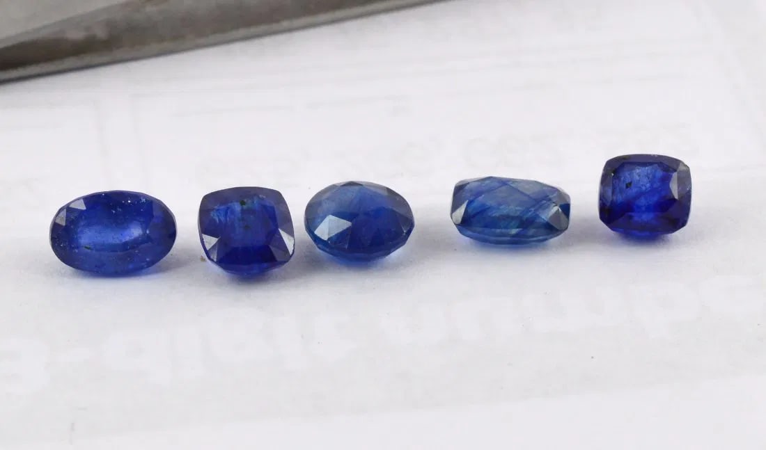 Certified Bangkok Sapphire Loose Lot: Certified Bangkok Sapphire Loose Lot 20.41 CT 5 PICS