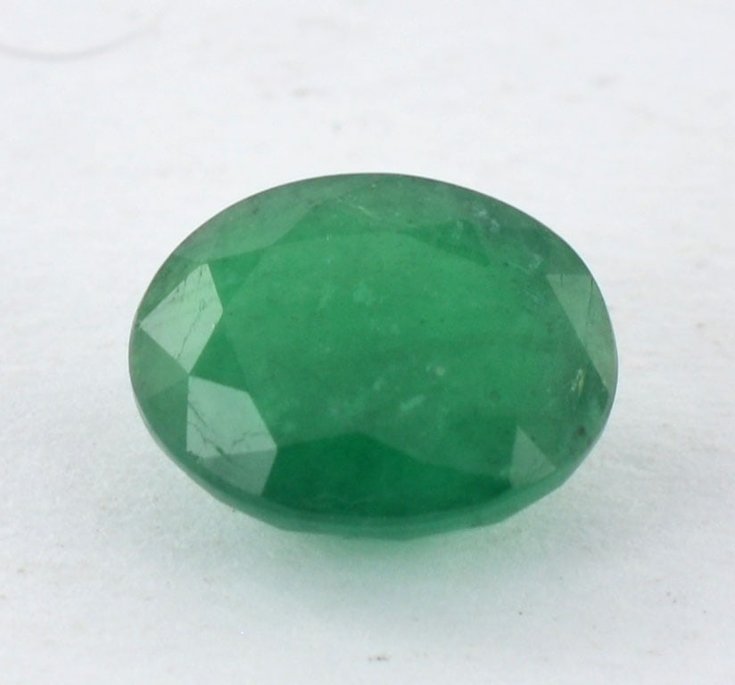 IGI Certifed Natural Green Emerald 3.64 Ct: IGI Certifed Natural Green Emerald 3.64 Ct Oval Cut - 11.03x9.06x5.39 mm