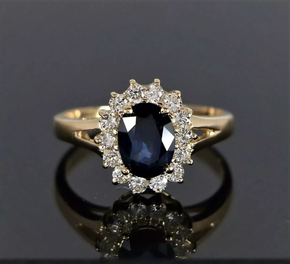 Certified 4 Carat 14KT Solid Yellow  Gold lab grown Sapphire Ring (1 of 5)