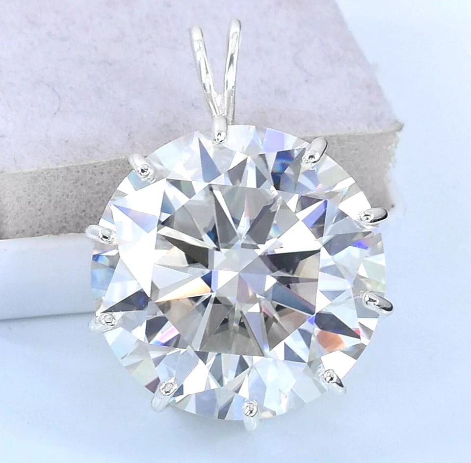 HUGE 20 Ct Certified Treated Off White Diamond Solitaire Pendant In 925 Silver (1 of 3)