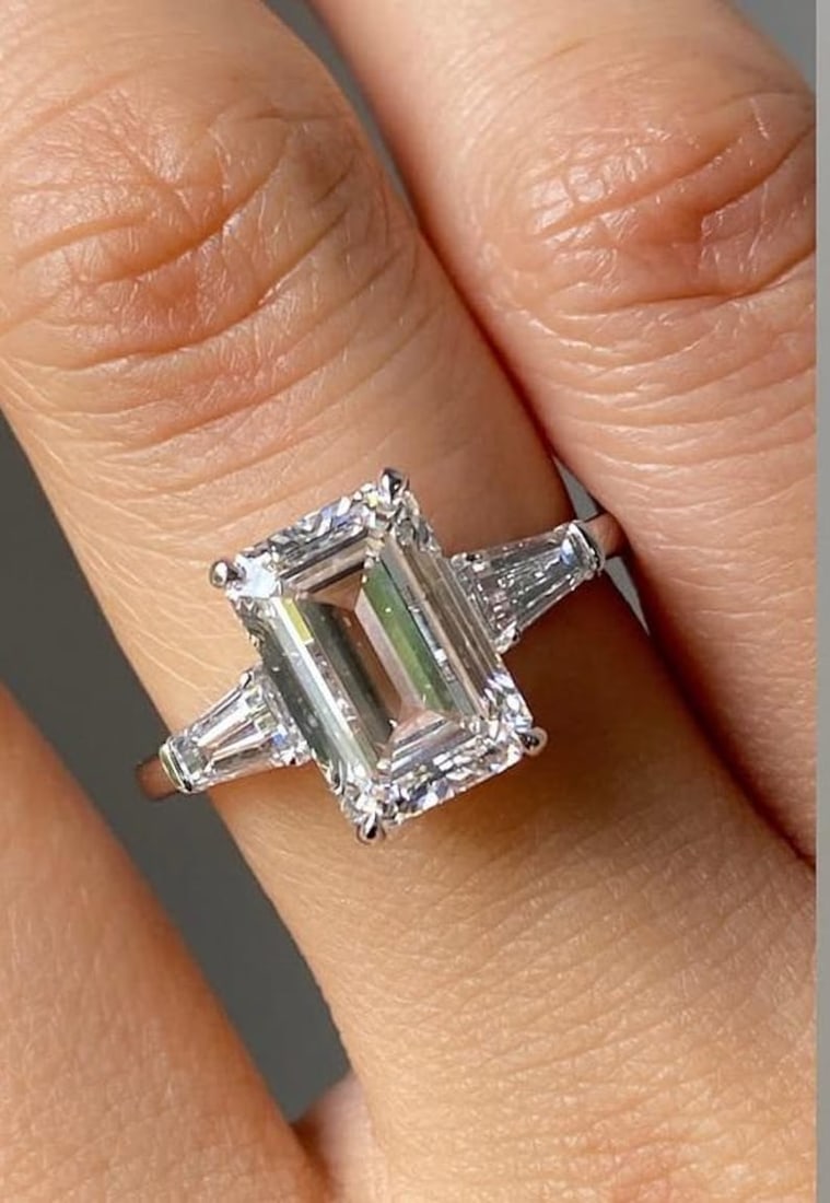 Certified 3.00 Carat Emerald Cut Lab Grown Diamond VVS1 E Color 14kt Solid White Gold Engagement: Certified 3.00 Carat Emerald Cut Lab Grown Diamond VVS1 E Color 14kt Solid White Gold Engagement Ring Side Diamonds 0.50 ct e vs1 fancy cut -Ring Size US -6 - Ring Resize Available free of Cost - Free