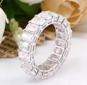 Certified 7x5 mm - 20 Carat Round Cut Lab Grown Diamond 14kt Solid White Gold Engagement Band: Certified 7x5 mm - 20 Carat Round Cut Lab Grown Diamond 14kt Solid White Gold Engagement Band VS1 E Color Radiant Cut - Ring Size US 8