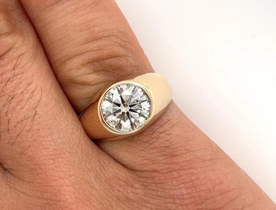 Certified Men's Ring - 7.5 Carat Round Cut 14kt Solid Yellow Gold Lab Grown Diamond Ring: Certified Men's Ring - 7.5 Carat Round Cut 14kt Solid Yellow Gold Lab Grown Diamond Ring - VVS1 -E Color Round cut 7.5 ct - - Ring Size US 8.5 - Ring Resize Available free of Cost-Free Shipping