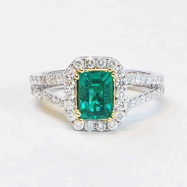 Certified 4.00 Ct lab grown Green Emerald 14kt Solid White Gold Ring (1 of 4)