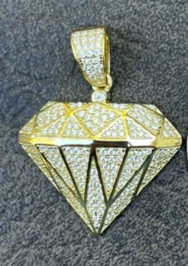 Certified 5.00 Ct Lab Grown Round Cut Diamond D VVS1 Color 925 Sterling Silver Hip-Hop 3D Pendant: Certified 5.00 Ct Lab Grown Round Cut Diamond D VVS1 Color 925 Sterling Silver Hip-Hop 3D Pendant, 18K Gold Plated Pendant