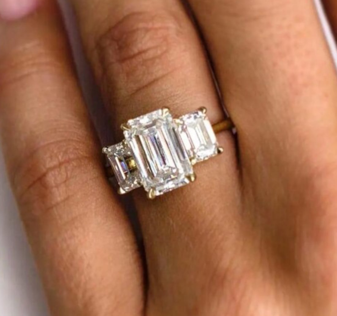 Certified 6 Carat Emerald Cut Lab Grown Diamond D VVS1 Color 14kt Solid White Gold Engagement Ring: Certified 6 Carat Emerald Cut Lab Grown Diamond D VVS1 Color 14kt Solid White Gold Engagement Ring - Ring Size US 6