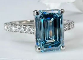 2.5 Carat - Certified Lab Grown Blue Diamond Ring in 14KT Solid White Gold: Emerald Cut - 2.5 Carat - Certified Lab Grown Blue Diamond Ring in 14KT Solid White Gold ---- 0.50 Ct Round Cut Lab Grown Diamonds Side Stones (VS1, F Color) – Excellent Luster – Ring Size US 7 -