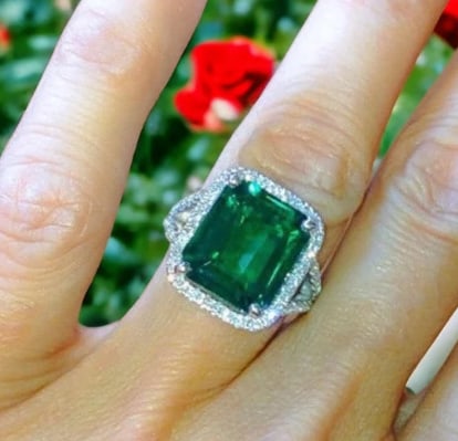 Certified 12.00 Carat Emerald Cut Lab Grown Emerald, 14Kt Solid White Gold Engagement Ring: Certified 12.00 Carat Emerald Cut Lab Grown Emerald, 14Kt Solid White Gold Engagement Ring - Ring Size US 6 Side Stone is VVS1 D Color Round Cut Lab Grown Diamonds Cut 0.70 Ct - Excellent Luster -Free