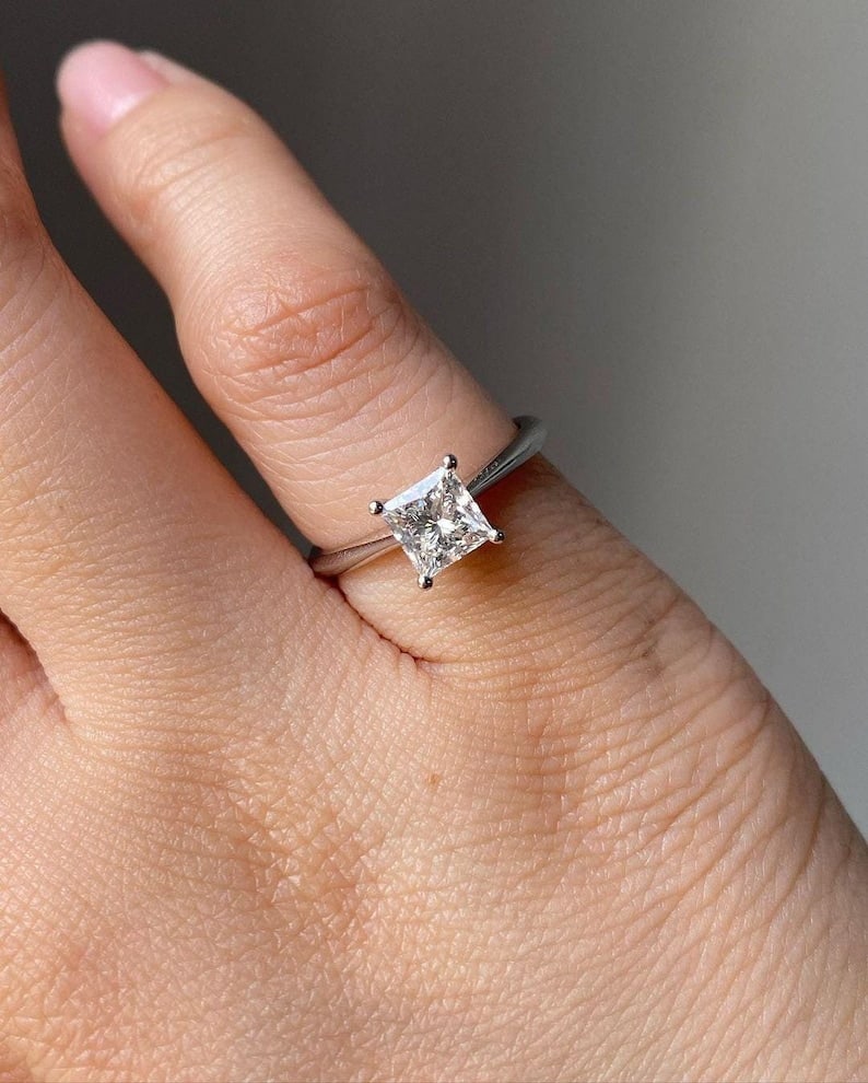 Certified 1.50 Carat Princess Cut Lab Grown Diamond VVS1 E Color 14kt Solid White Gold Engagement: Certified 1.50 Carat Princess Cut Lab Grown Diamond VVS1 E Color 14kt Solid White Gold Engagement Ring - Side Diamonds VS1 E Color Ring Size US 6 - Ring Resize Available free of Cost - Free Shipping