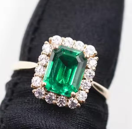 Certified 5.5 Carat Emerald Cut Lab Grown Green Emerald 14kt Solid Yellow Gold Engagement Ring: Certified 5.5 Carat Emerald Cut Lab Grown Green Emerald 14kt Solid Yellow Gold Engagement Ring Side Stones is Lab Grwon Diamonds VS1 D color 0.60 Ct
