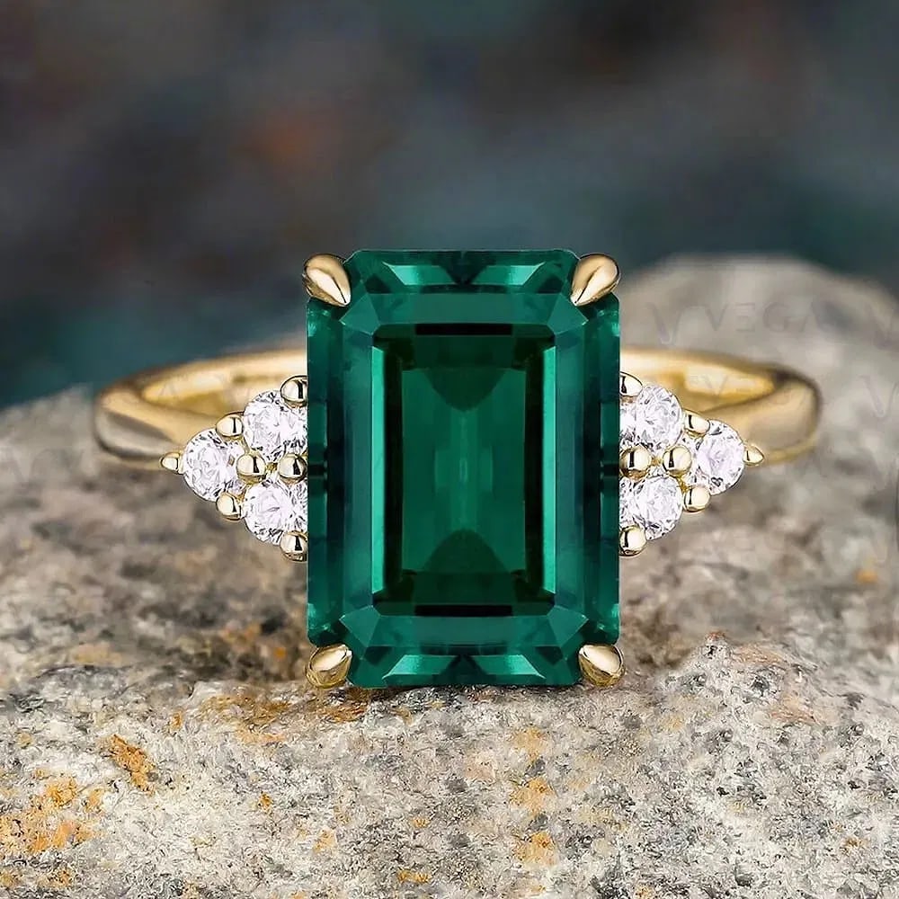 Certified 7 Carat 14KT Solid Yellow Gold lab grown emerald ring: Certified 7 Carat 14KT Solid Yellow Gold lab grown emerald ring - Ring Size US - 7 - Side Dimonds 0.30 ct vs1 f color