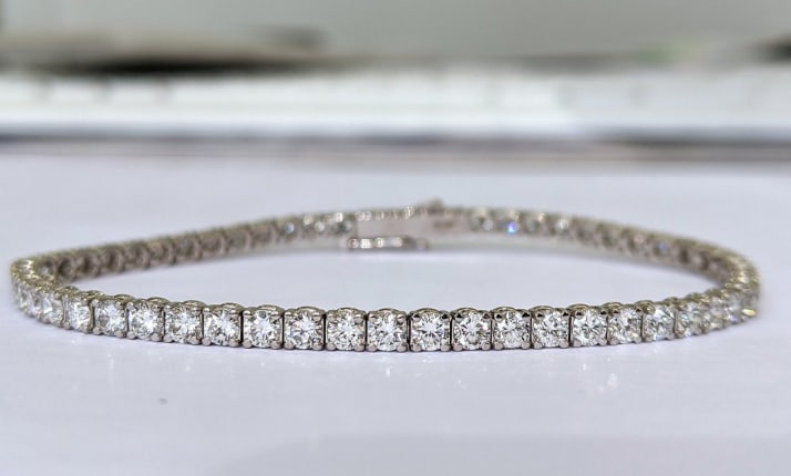 5 MM - D VVS1 Round Cut Lab Grown Diamond Tennis Bracelet 14k Solid White Gold 8'' Inch: 5 MM - Round Cut D VVS1 Lab Grown Diamond Tennis Bracelet 14k Solid White Gold 8 Inch